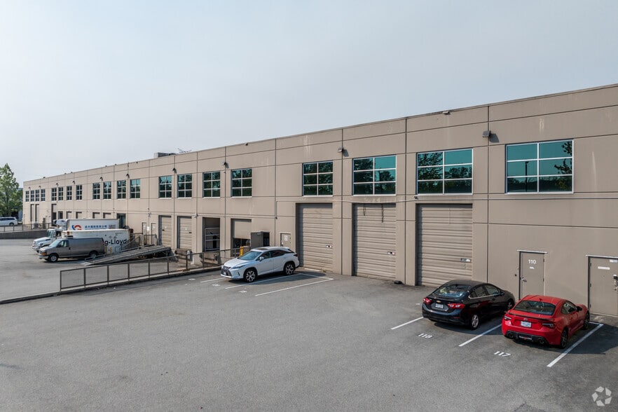 21320 Gordon Way, Richmond, BC à louer - Photo du bâtiment - Image 3 de 4