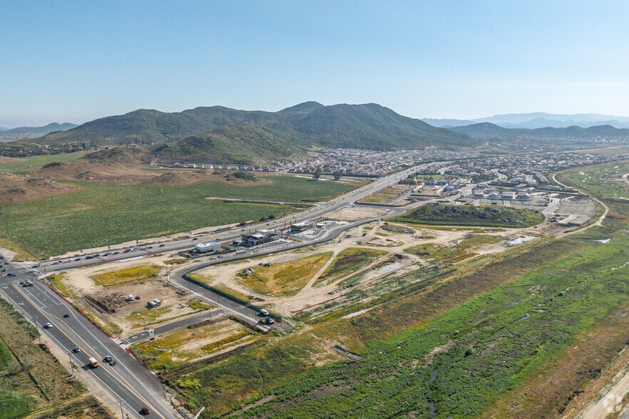 Domenigoni Pky, Winchester, CA for lease - Building Photo - Image 3 of 7