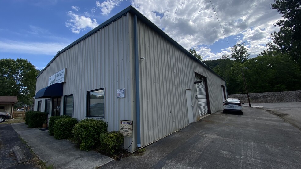 106 Railroad Ave, Lake City, TN for sale - Building Photo - Image 1 of 1