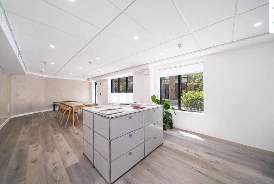 662 1st St, Hoboken, NJ for lease - Interior Photo - Image 3 of 7