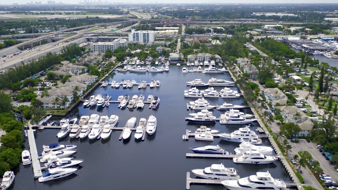 2525 Marina Bay Dr W, Fort Lauderdale, FL for lease Primary Photo- Image 1 of 19
