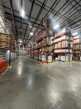 8075 Beacon Lake Dr, Orlando, FL for lease Interior Photo- Image 2 of 4