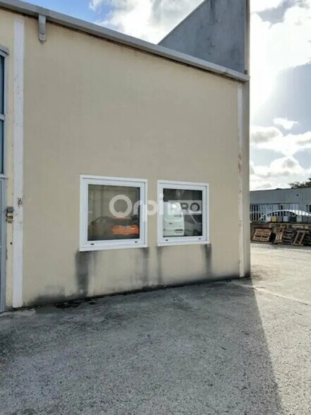 Office in Reims for lease - Building Photo - Image 3 of 12