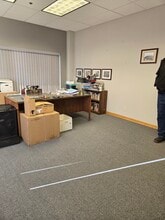 1258 SW Lake Rd, Redmond, OR à louer Photo intérieure- Image 2 de 4