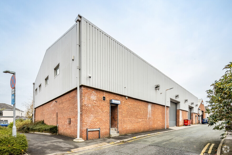 68 Pocket Nook St, St Helens for lease - Building Photo - Image 2 of 7