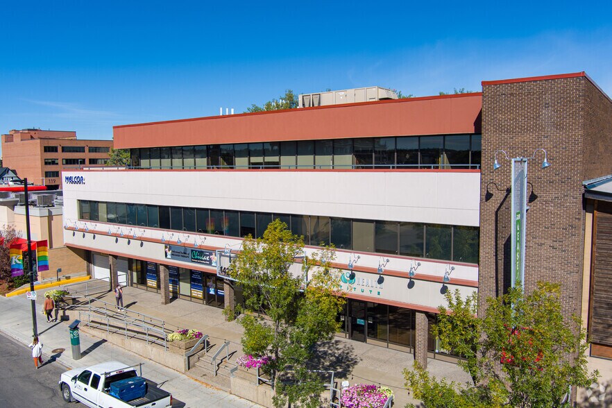 1422 Kensington Rd NW, Calgary, AB à louer - Photo du bâtiment - Image 1 de 6