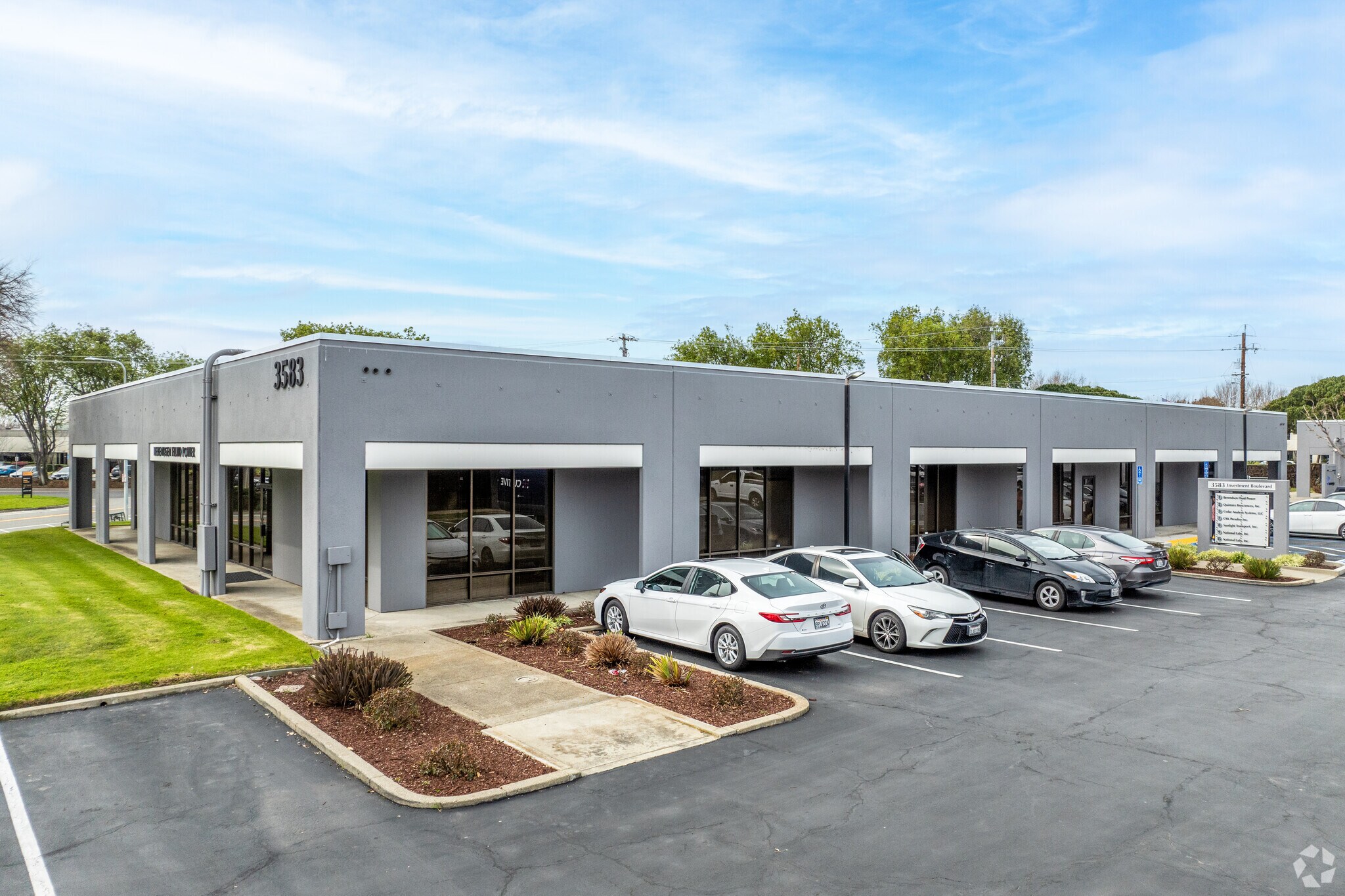 3583 Investment Blvd, Hayward, CA à louer Photo du bâtiment- Image 1 de 6