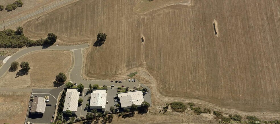 7669 Avianca Dr, Redding, CA à vendre - Photo du bâtiment - Image 2 de 8