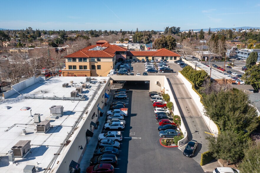 1100 Lincoln Ave, San Jose, CA à louer - Photo du bâtiment - Image 3 de 11
