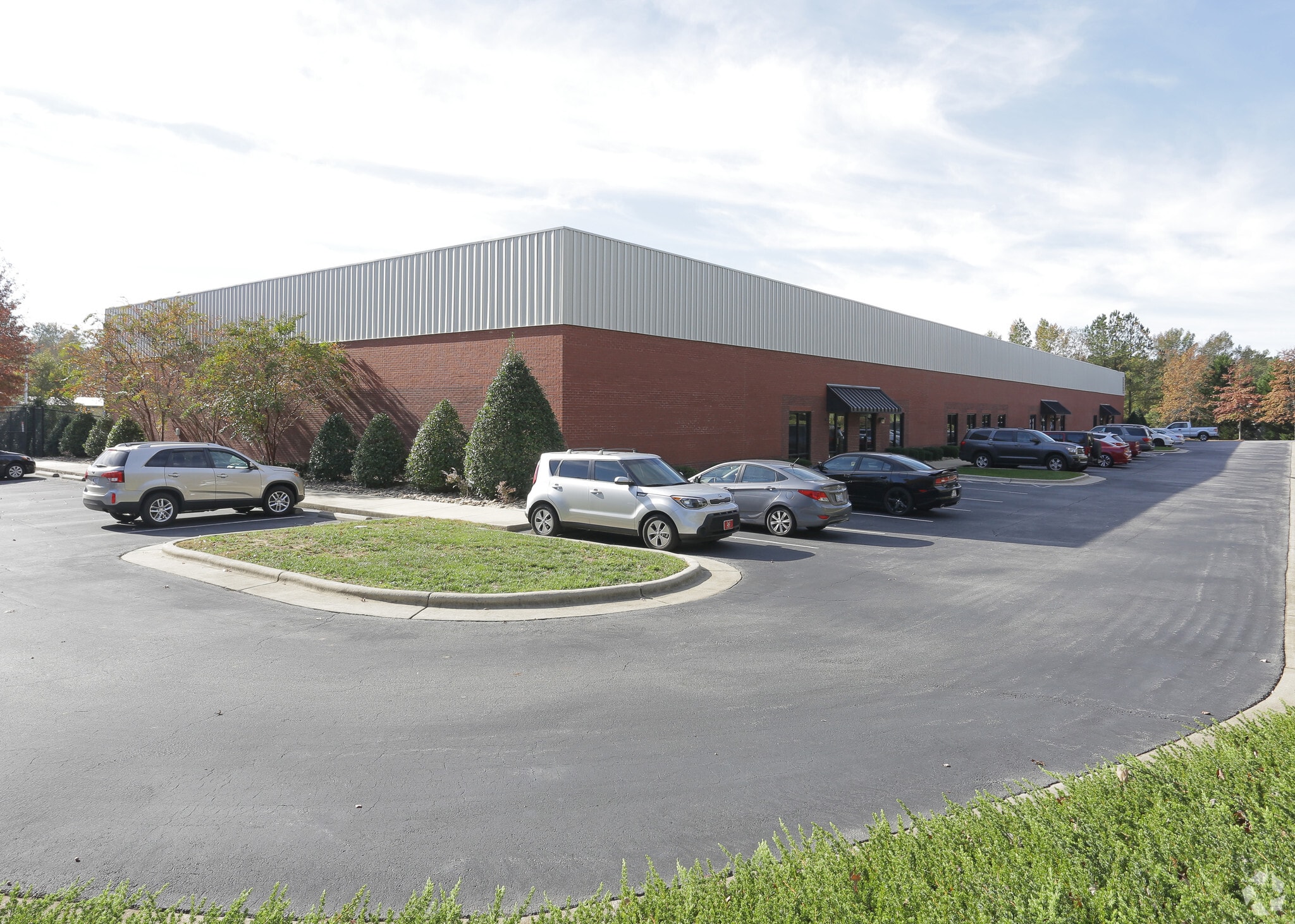 451-475 Hein Dr, Garner, NC for lease Building Photo- Image 1 of 2