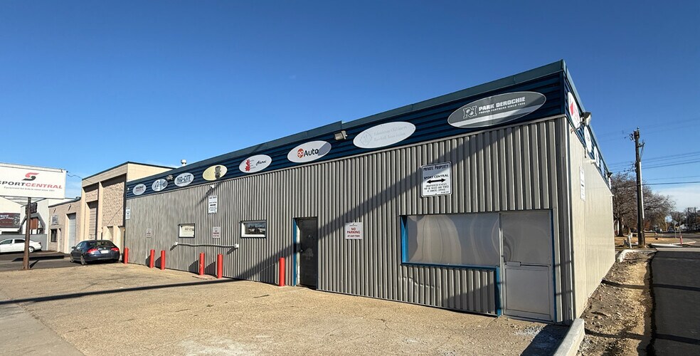 11903 Wayne Gretzky Dr NW, Edmonton, AB à vendre - Photo du bâtiment - Image 1 de 3