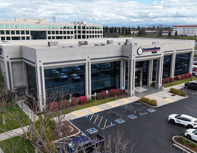 Plus de détails pour 7060 N Fresno St, Fresno, CA - Bureau à vendre