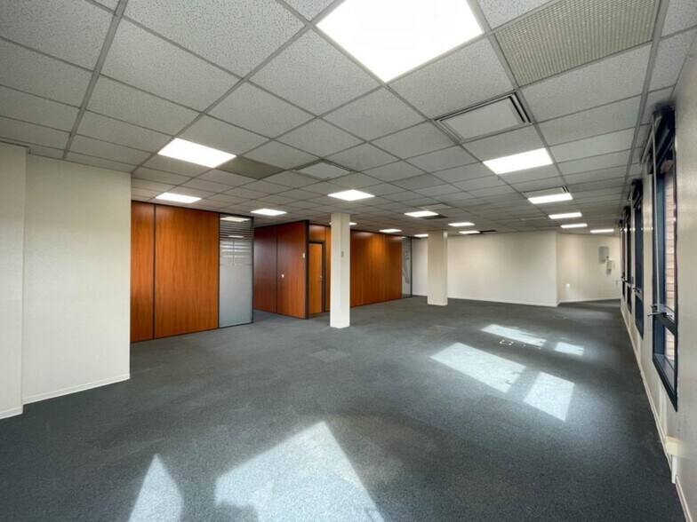 23 Rue Du Saule Trapu, Massy à louer - Photo du bâtiment - Image 3 de 11