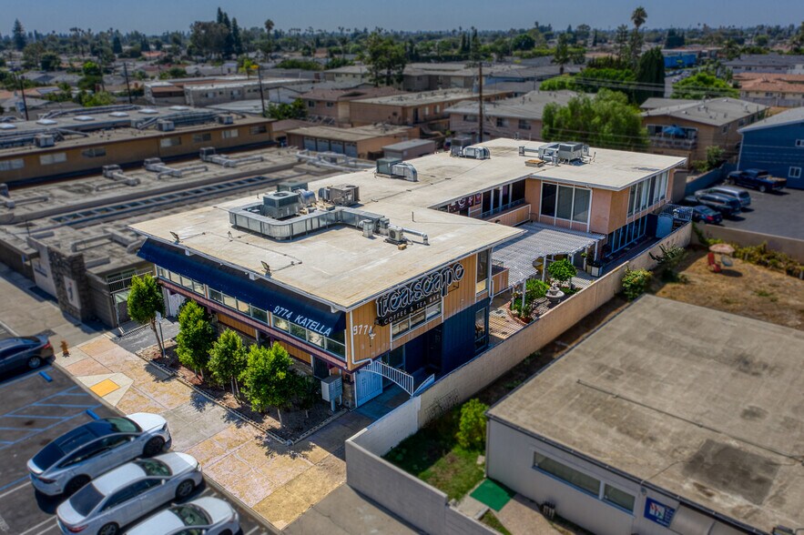 9774 Katella Ave, Anaheim, CA à vendre - Photo du bâtiment - Image 3 de 53