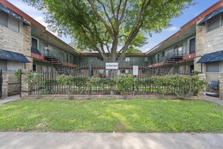 More details for 105 N Rockisland St, Angleton, TX - Multifamily for Sale