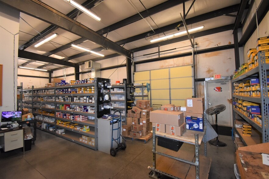 8936 N 79th Ave, Peoria, AZ for lease - Interior Photo - Image 3 of 7