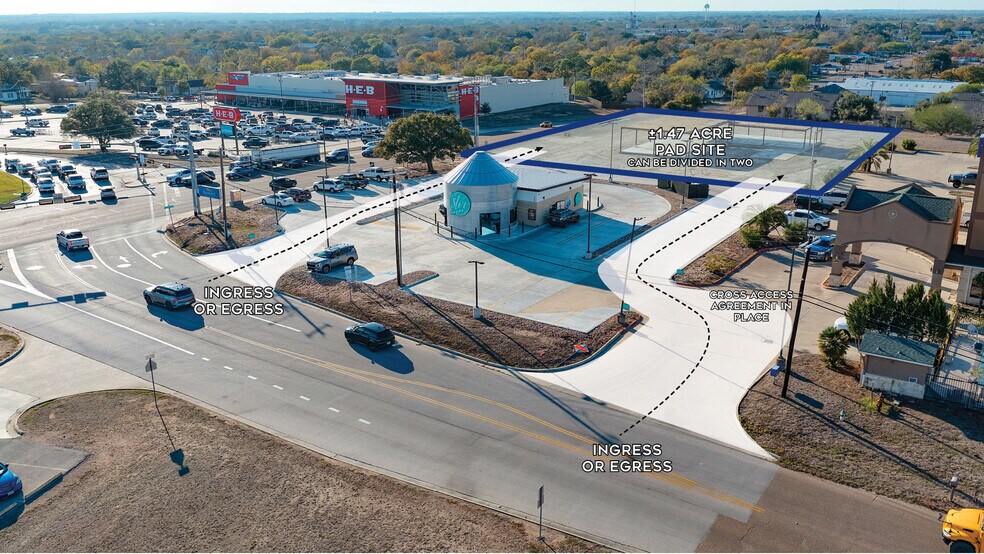 E Broadway St, Cuero, TX à vendre - Photo du bâtiment - Image 2 de 7