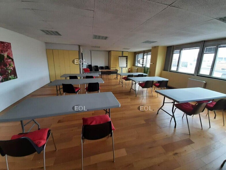 Office in Vitry-sur-Seine for sale - Building Photo - Image 3 of 6