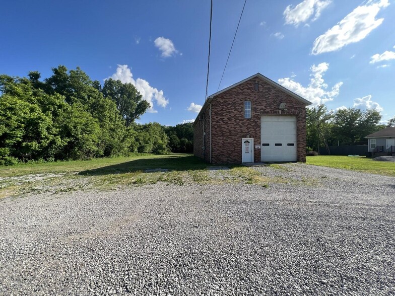 4660 Mary Ingles Highway, Silver Grove, KY à vendre - Photo du bâtiment - Image 3 de 49