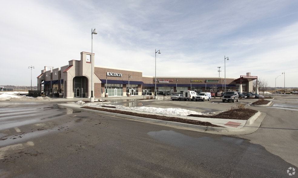 12040 McDermott Plz, La Vista, NE for lease - Primary Photo - Image 2 of 5