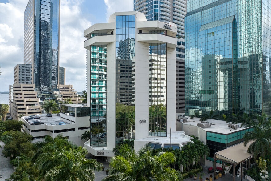999 Brickell Ave, Miami, FL for lease - Primary Photo - Image 1 of 11