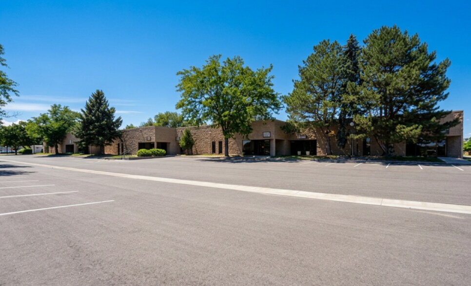 7700 E Iliff Ave, Denver, CO à louer - Photo du bâtiment - Image 2 de 5