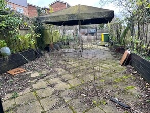 63 Queens Rd, Buckhurst Hill à louer Photo du bâtiment- Image 1 de 2