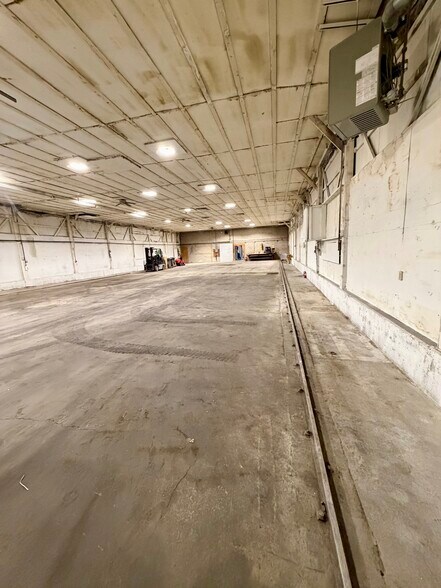 845 E Jackson St, Belvidere, IL à louer - Photo du bâtiment - Image 3 de 10