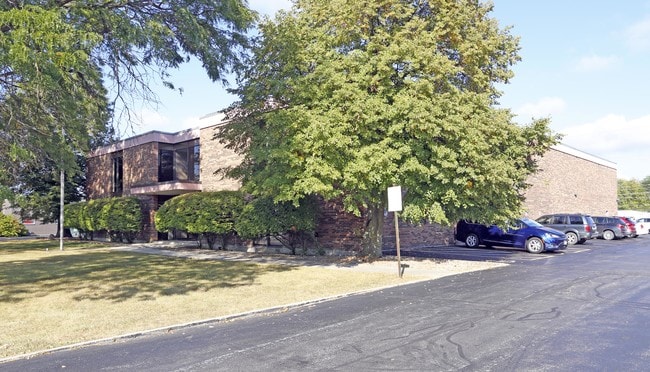 More details for 405 S Washington Blvd, Mundelein, IL - Multiple Space Uses for Lease