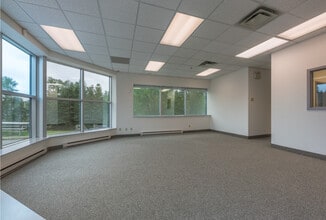 15 Dartmouth Rd, Bedford, NS à louer Photo intérieure- Image 2 de 4