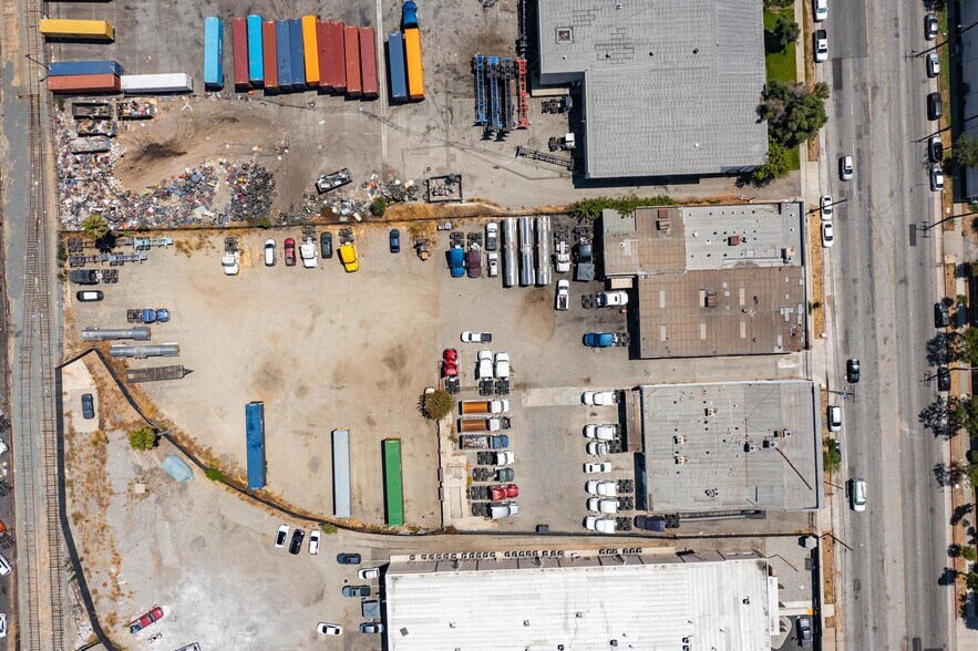 6929-6939 E Slauson Ave, Commerce, CA à louer - Photo du bâtiment - Image 2 de 25