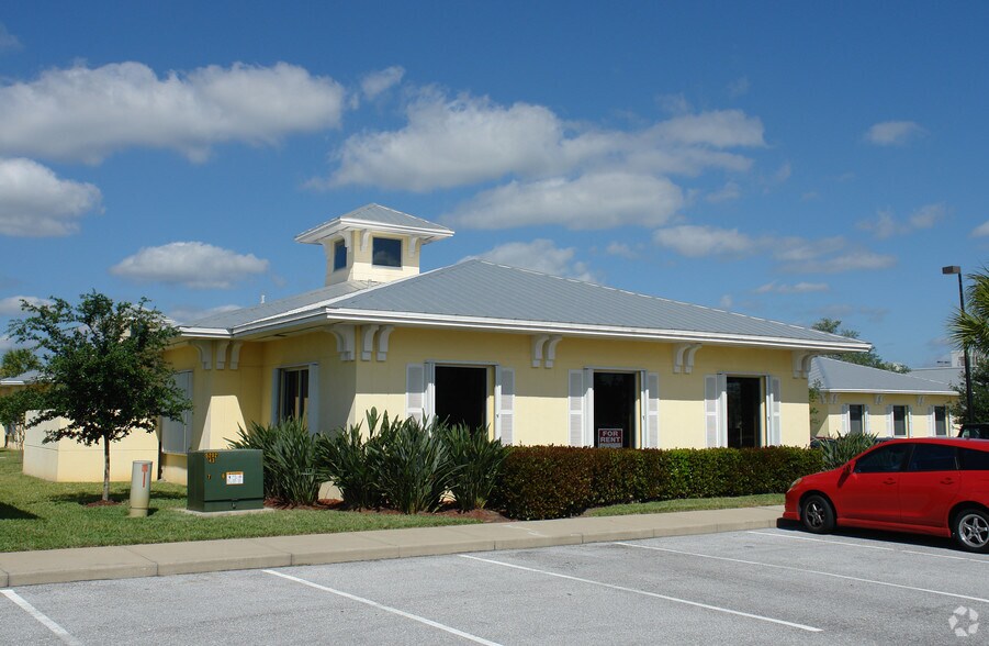 17835 Murdock Cir, Port Charlotte, FL à vendre - Photo du bâtiment - Image 3 de 6