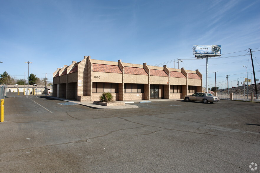 800 W Bonanza Rd, Las Vegas, NV à louer - Photo principale - Image 1 de 4