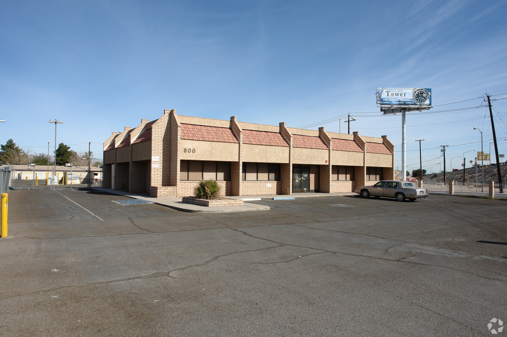 800 W Bonanza Rd, Las Vegas, NV for lease Primary Photo- Image 1 of 5