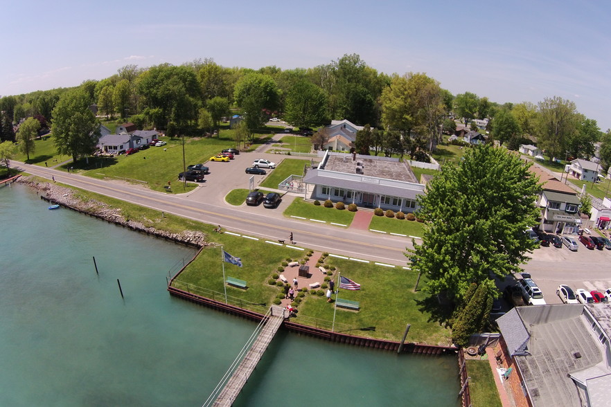 3074 S Channel Dr, Harsens Island, MI for sale - Building Photo - Image 1 of 1