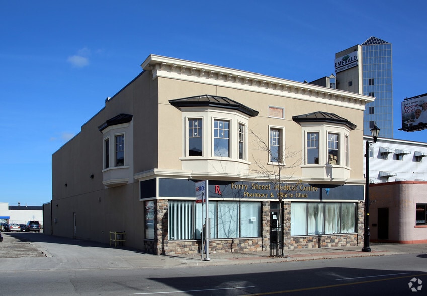 5845 Ferry St, Niagara Falls, ON for sale - Primary Photo - Image 1 of 1