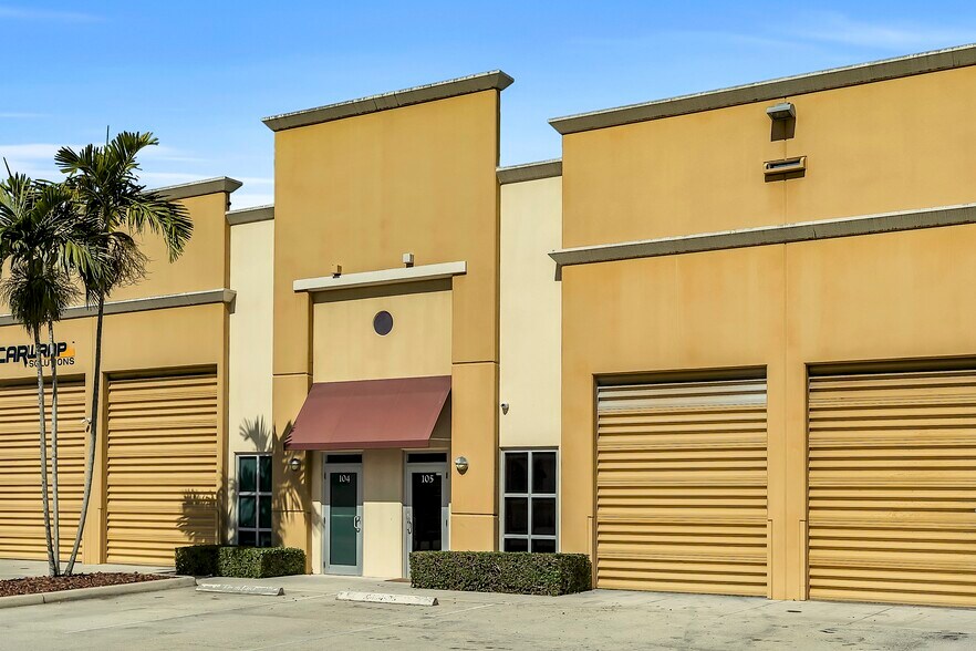 10404 W State Road 84, Davie, FL à louer - Photo du bâtiment - Image 2 de 12