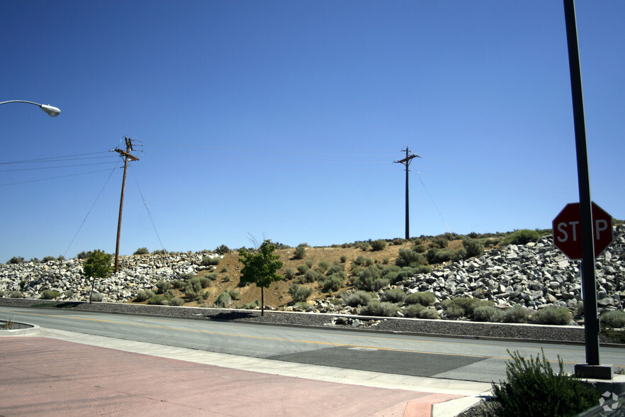 SE Golden Valley & North Hills Blvd, Reno, NV for sale - Primary Photo - Image 1 of 1