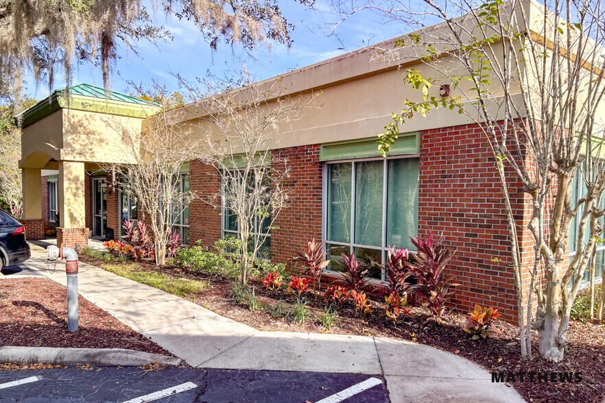 13075-13079 N Telecom Pky, Tampa, FL à louer - Photo du bâtiment - Image 2 de 6