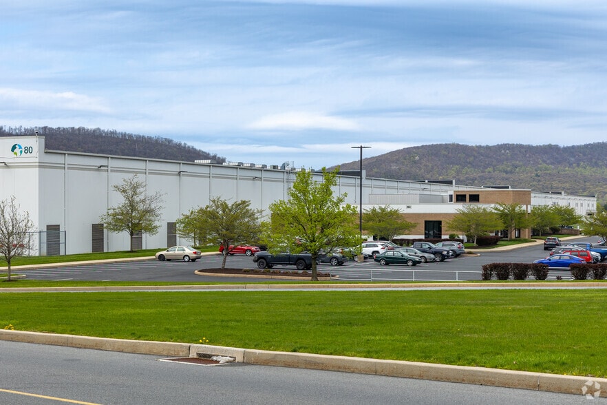 80 Micro Dr, Jonestown, PA à louer - Photo du bâtiment - Image 3 de 5