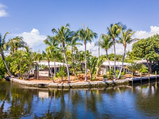 Plus de détails pour 2209 NE 26th St, Wilton Manors, FL - Services hôteliers à vendre