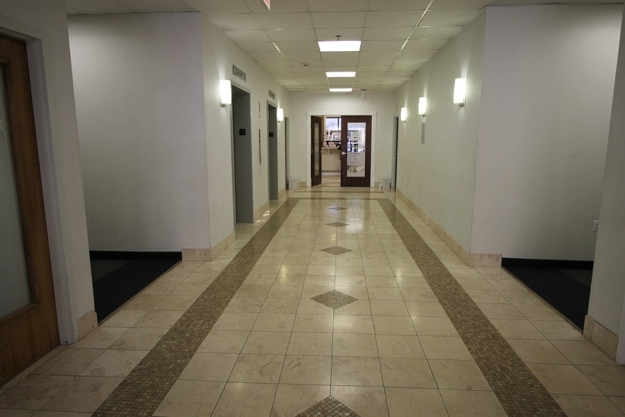 7535 Little River Tpke, Annandale, VA for lease - Interior Photo - Image 3 of 46