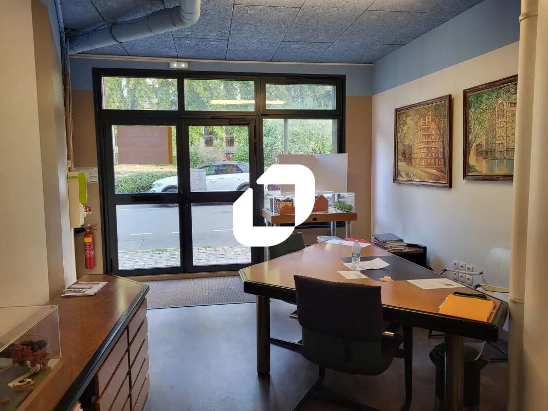 Office in Lille for sale Building Photo- Image 1 of 7