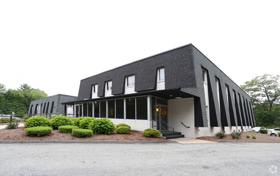 123 Dwight Rd, Longmeadow, MA à louer - Photo du bâtiment - Image 3 de 9