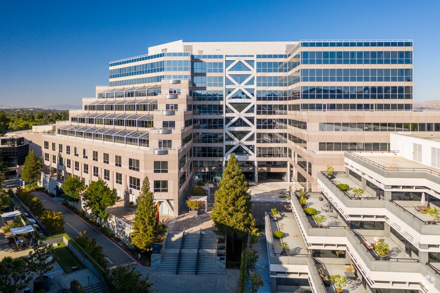 2121 N California Blvd, Walnut Creek, CA à louer - Photo du bâtiment - Image 3 de 5