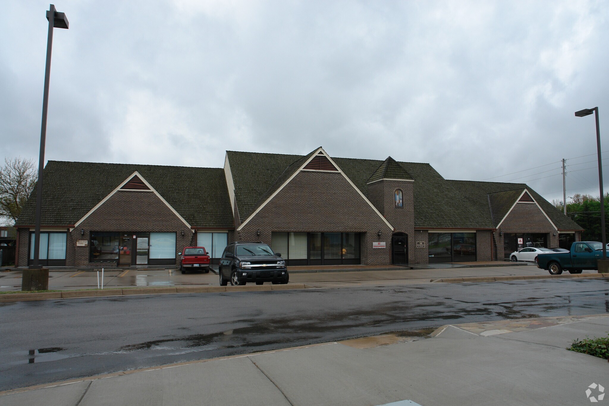 8118 E Douglas Ave, Wichita, KS for lease Primary Photo- Image 1 of 14