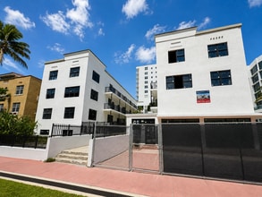2814 Collins Ave, Miami Beach, FL à louer Photo intérieure- Image 2 de 10