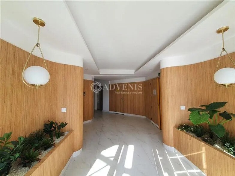 Office in Asnières-sur-Seine for lease - Interior Photo - Image 3 of 9