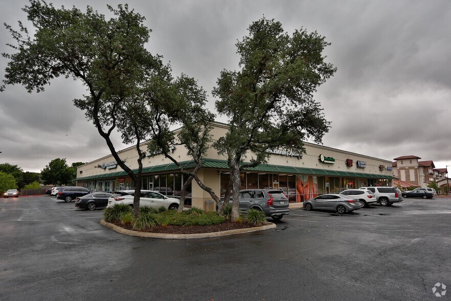 15502 Huebner Rd, San Antonio, TX à louer - Photo du bâtiment - Image 1 de 7