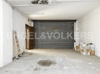 Plus de détails pour Multi-résidentiel à vendre